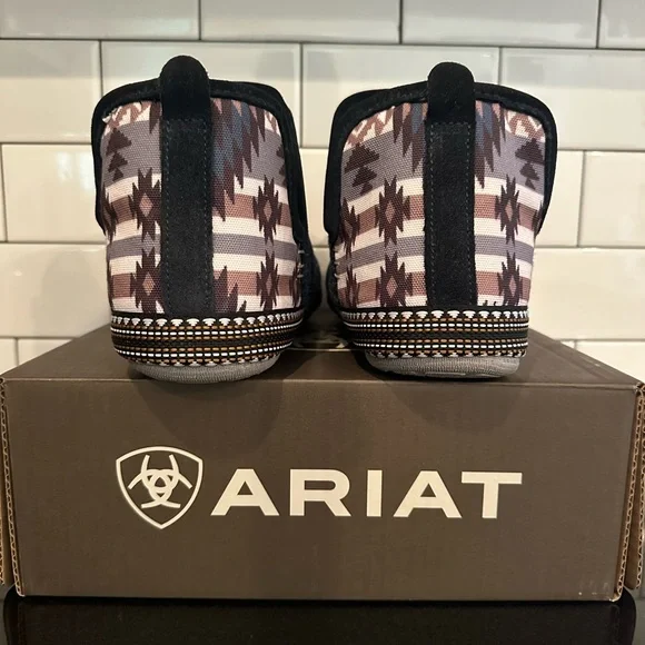 New! ARIAT Bootie Slipper Size 8.5-9 - Picture 4 of 5